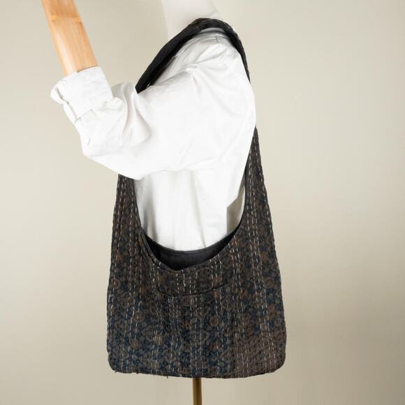 Brown reworked upcycled carhartt hobo bag - Picture 2 of 8